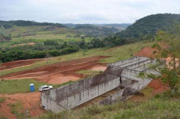 Construção da ETE-Viçosa: demolições e início das obras